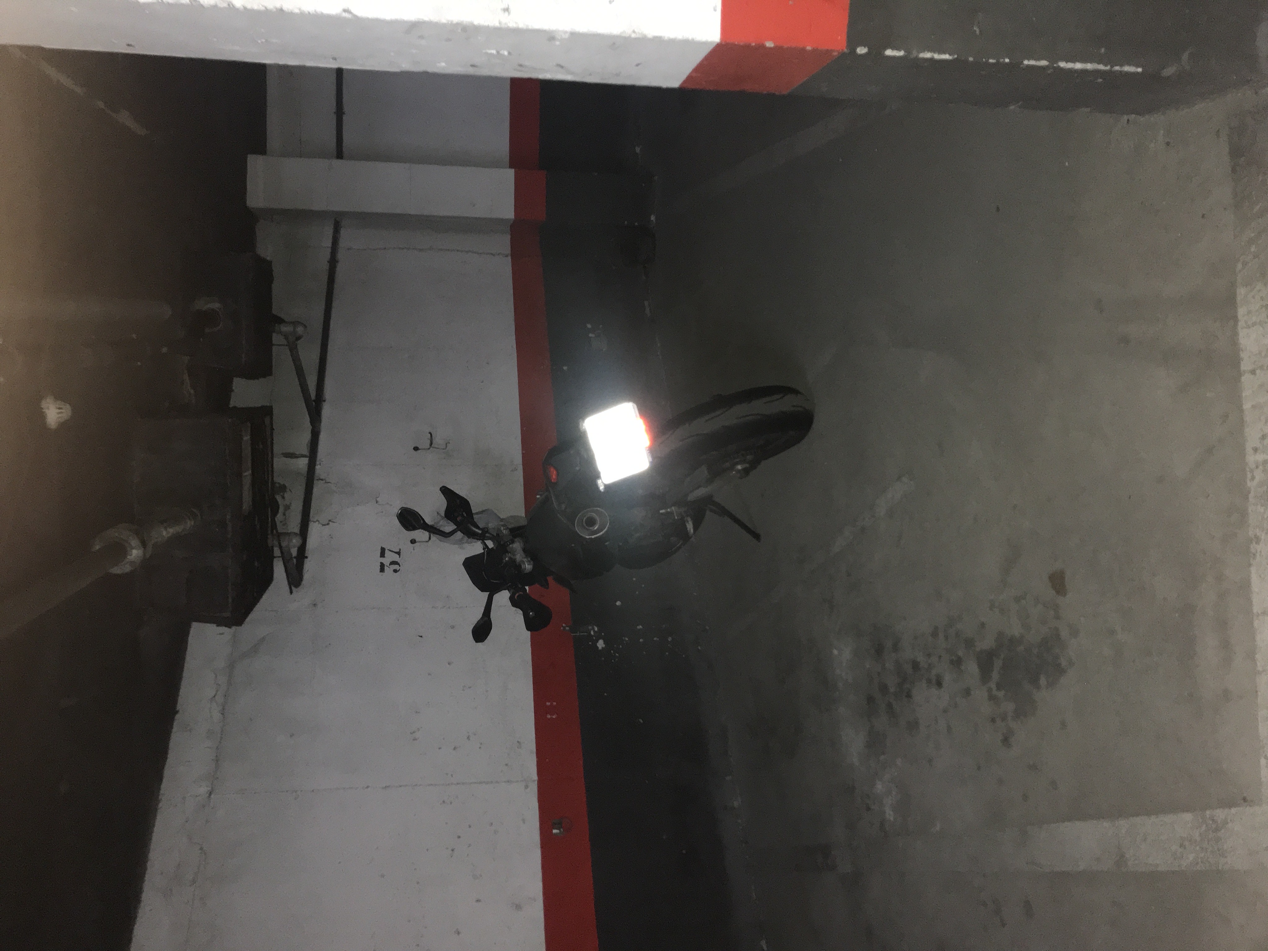 LLOGUER PARKING MOTO A POBLE NOU - 2